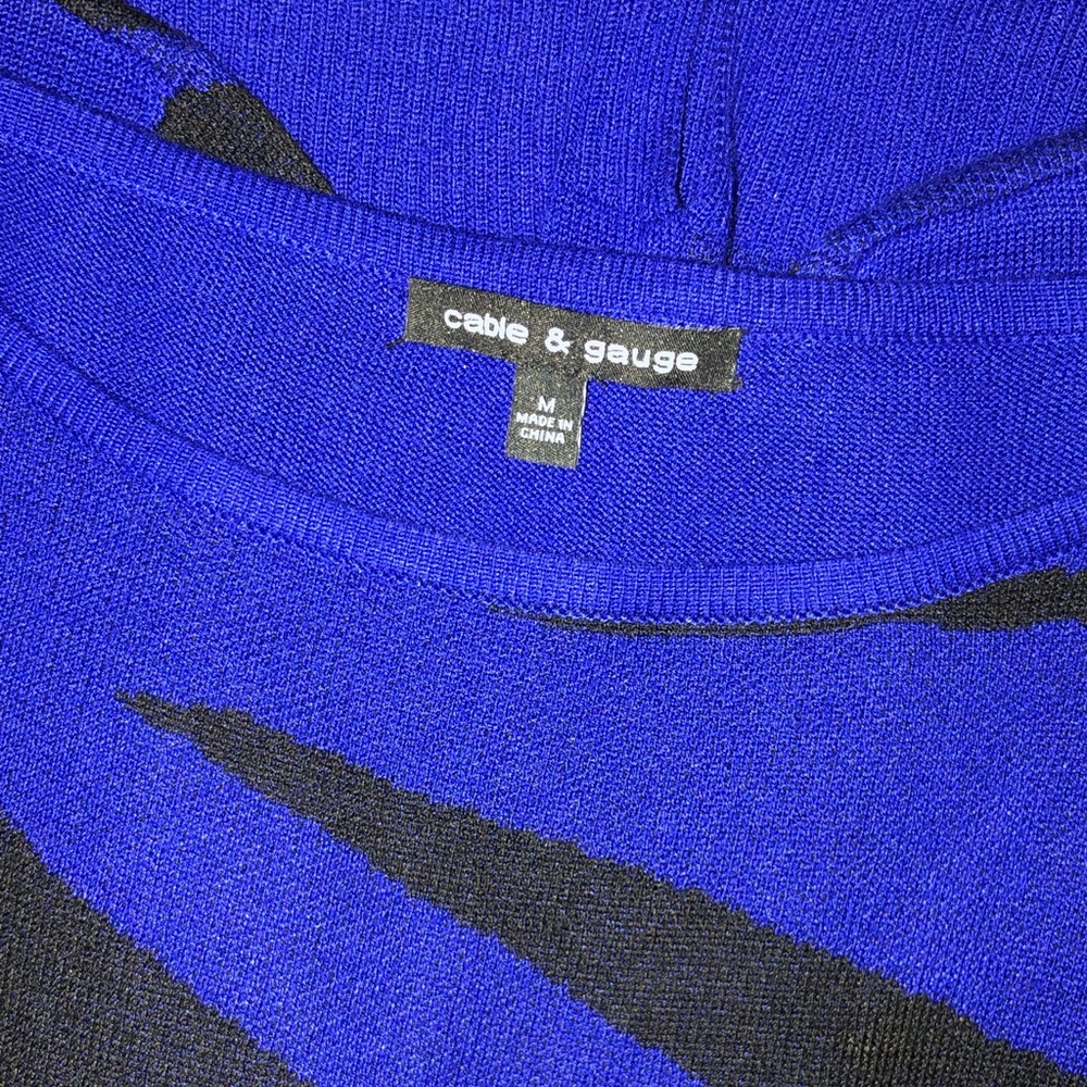 Tiger stripped lightweight sweater